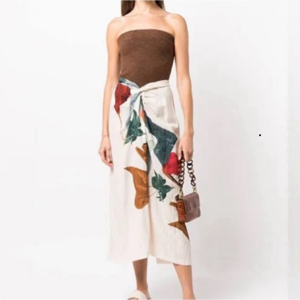 Vince Printed length skirt 
Fabric: 91% Lyocell, 9% Nylon